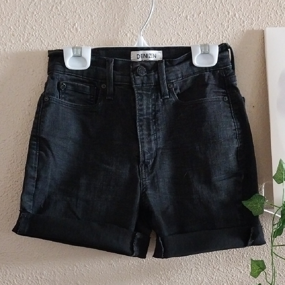 Women's Cuttoff Denizen Levi's Black Jean Shorts - Size 1 (W25)